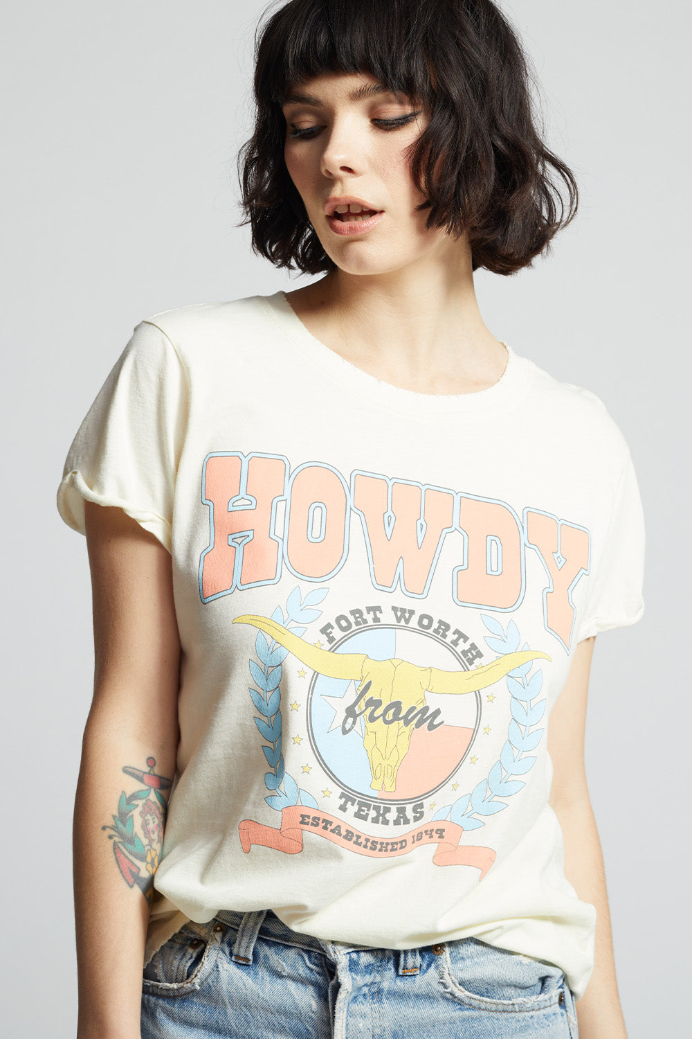 Women's Howdy Fort Worth TX T-shirt in Pearl with western graphics