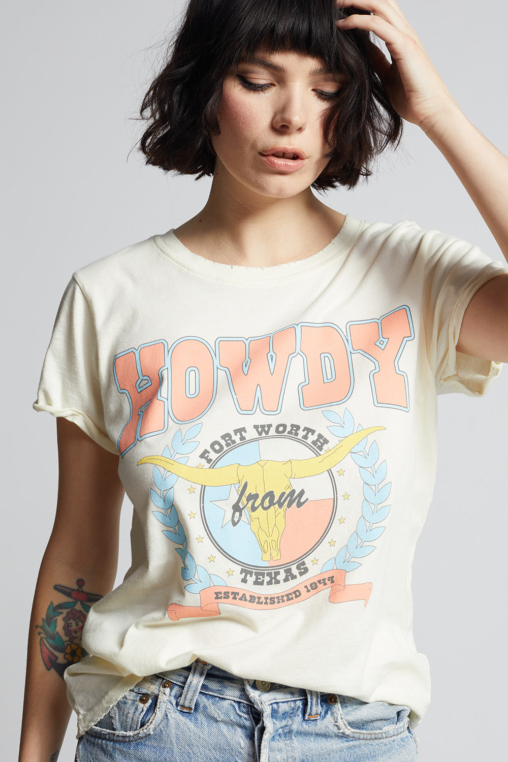 Women's Howdy Fort Worth TX T-shirt in Pearl with western graphics
