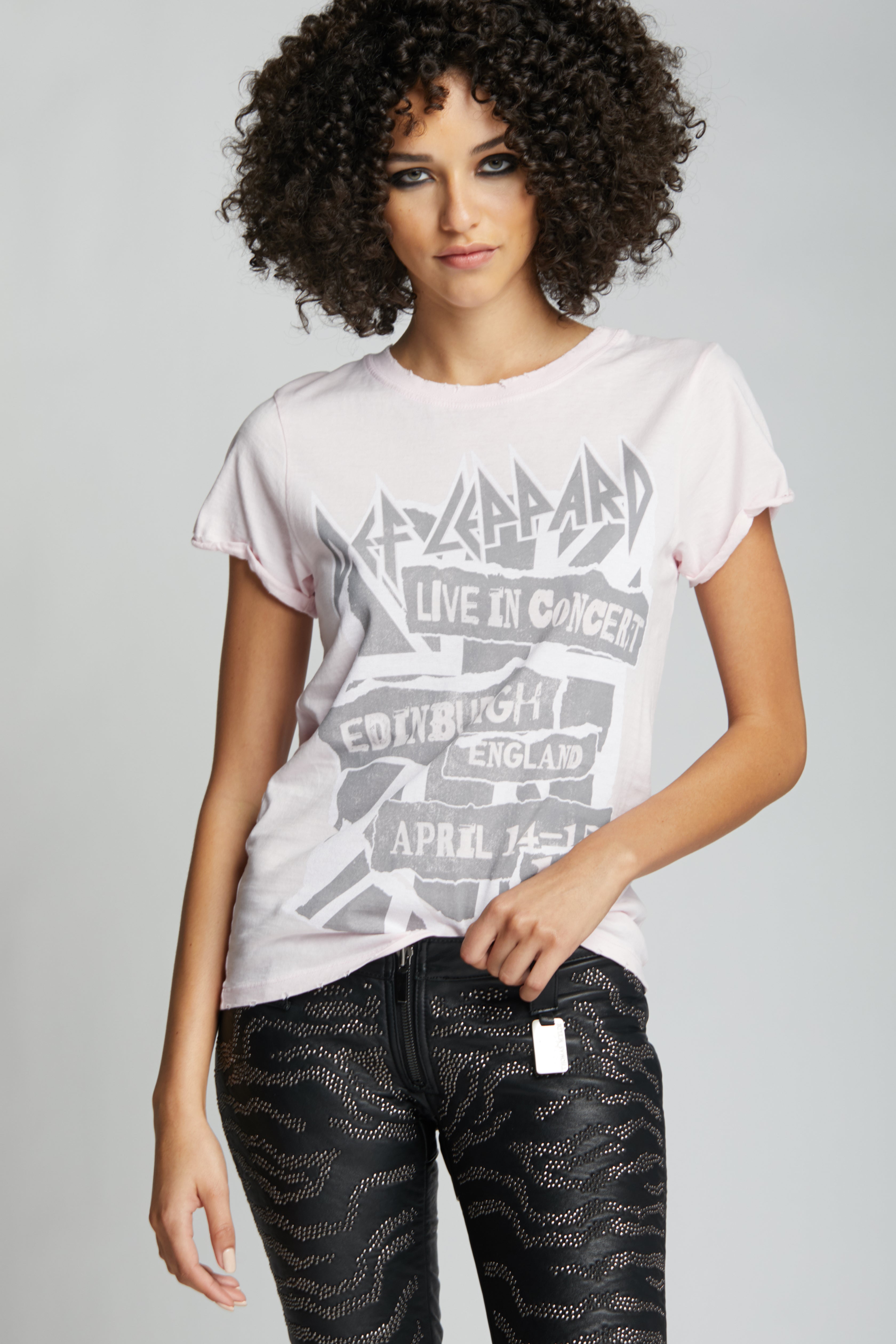 Def Leppard Live In Concert England Vintage Tee